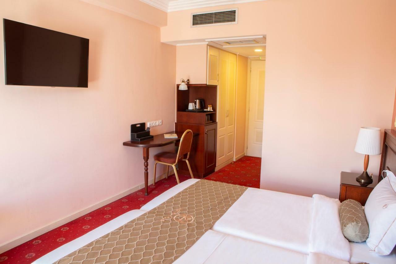 Hotel Pella Янниця Екстер'єр фото