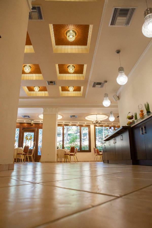 Hotel Pella Янниця Екстер'єр фото