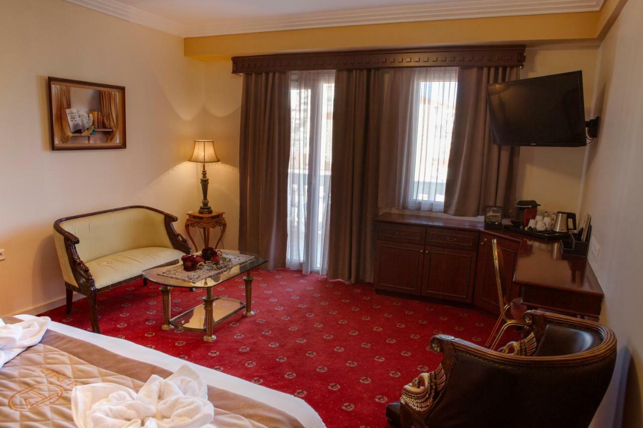 Hotel Pella Янниця Екстер'єр фото
