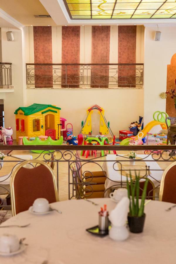 Hotel Pella Янниця Екстер'єр фото