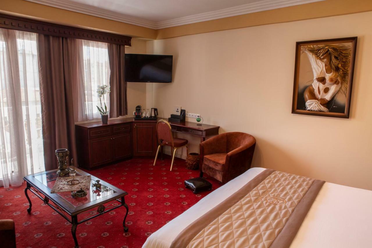 Hotel Pella Янниця Екстер'єр фото