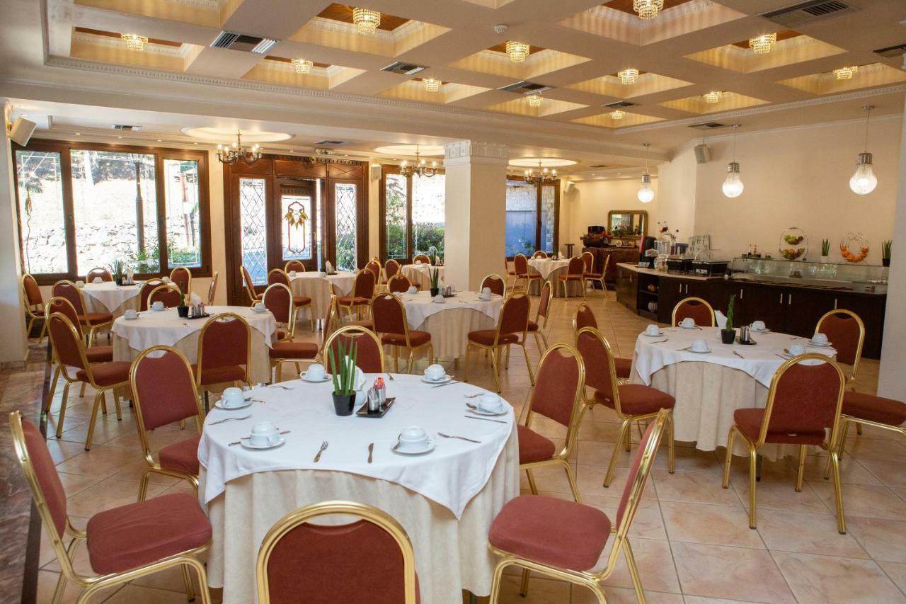 Hotel Pella Янниця Екстер'єр фото